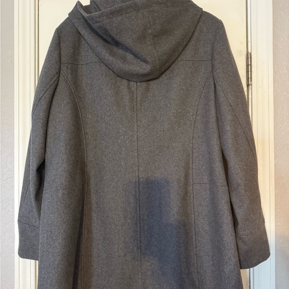 Tower by London Fog Women’s Grey Wool Coat - Picture 6 of 9